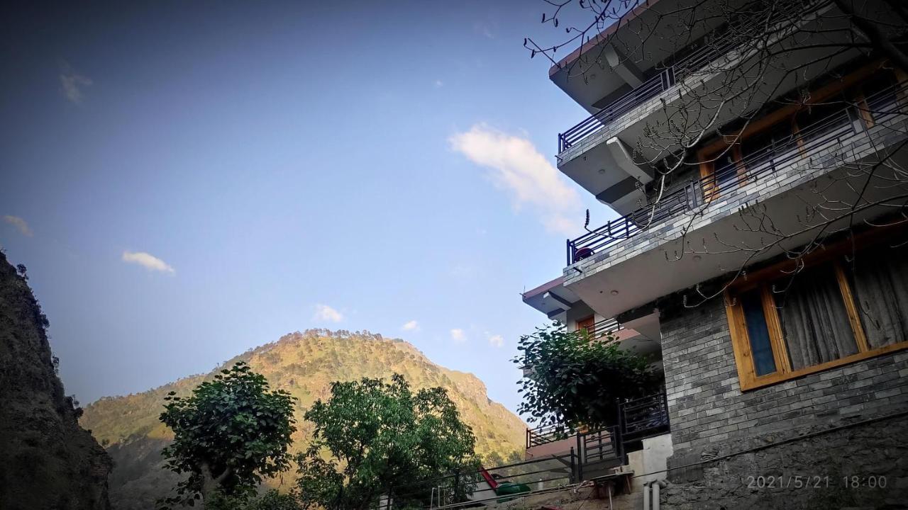 Tirthan Grand Riverside Banjar Luaran gambar