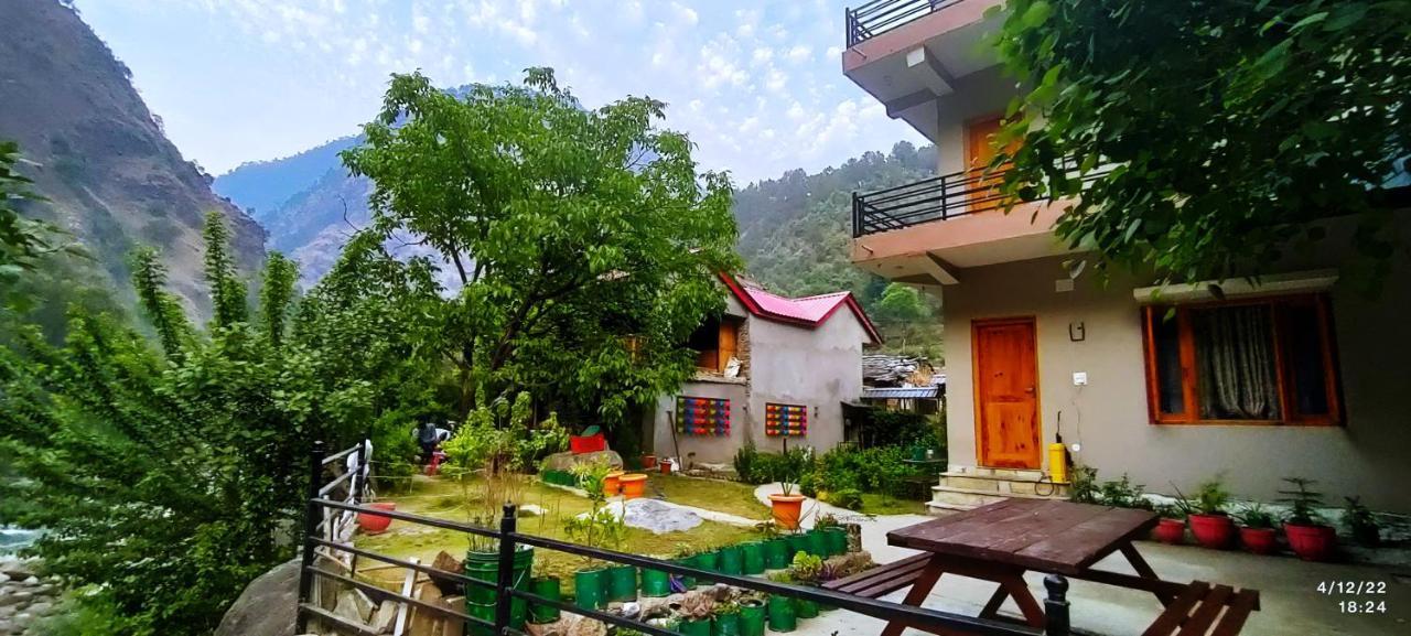 Tirthan Grand Riverside Banjar Luaran gambar