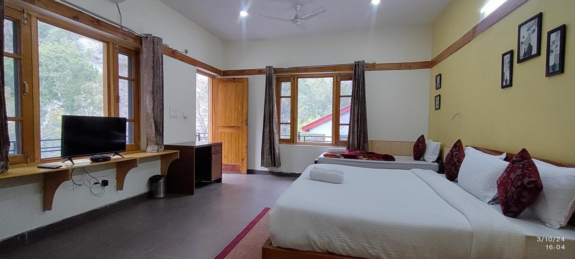 Tirthan Grand Riverside Banjar Luaran gambar